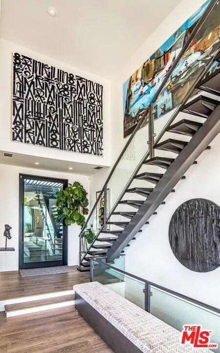 8572 Hillside Avenue, Los Angeles, California 90069 home-pic-6